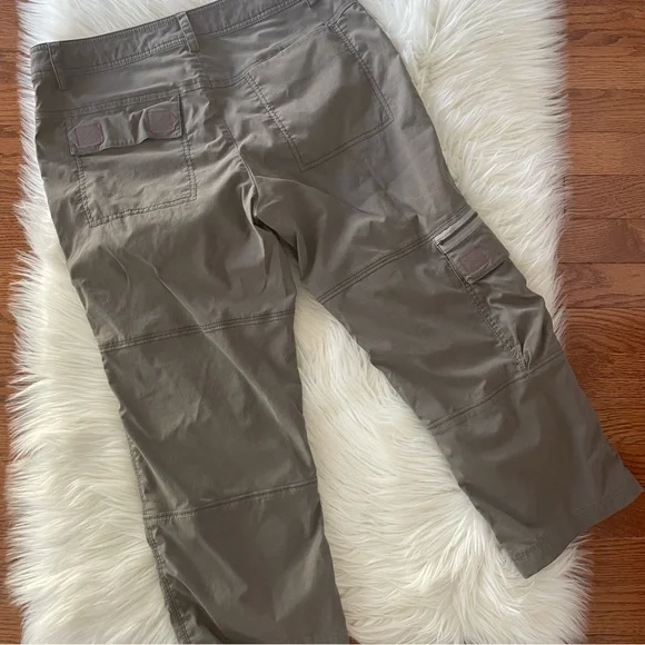 Title Nine Capri Trail Mix Hiking Pants Nylon Size 6 Pockets Outdoors - Picture 3 of 5
